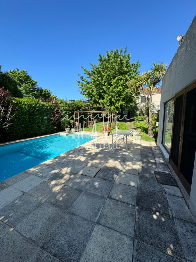 Casa ID.4608 - Mansa, Alquiler Temporada, 4 dormitorios, piscina climatizada. Disponible.