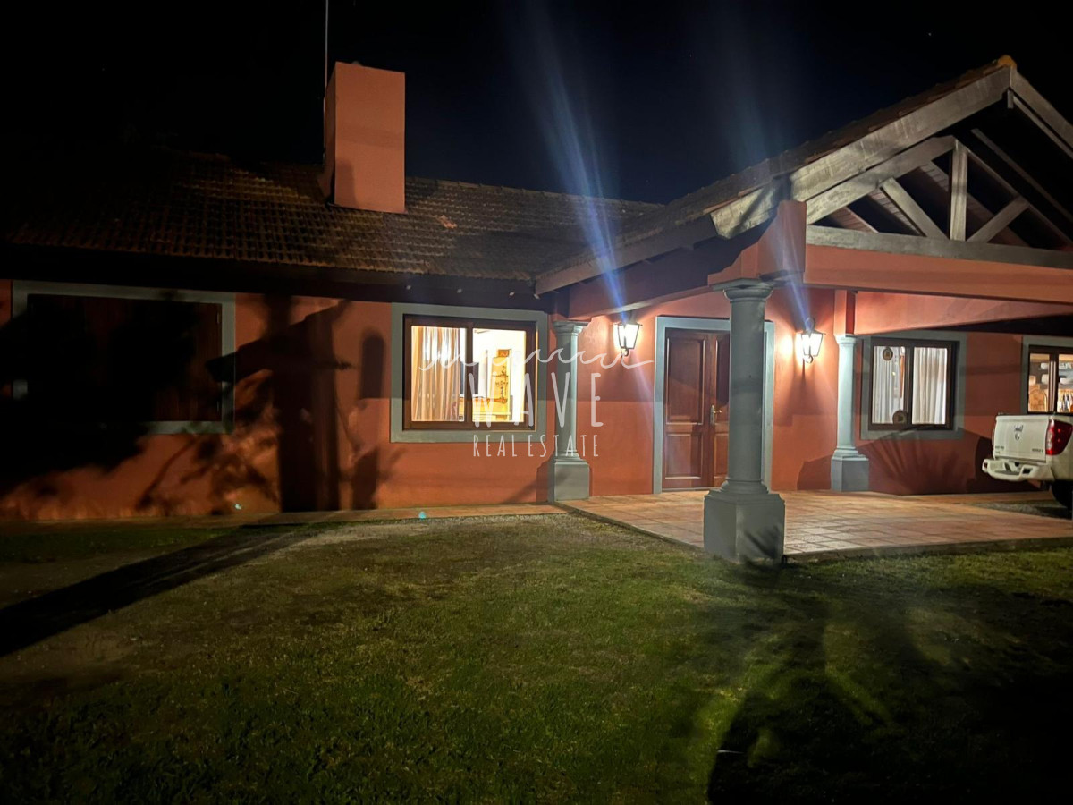 Casa ID.3759 - Casa clásica de 3 dormitorios en Jardines de Cordoba 