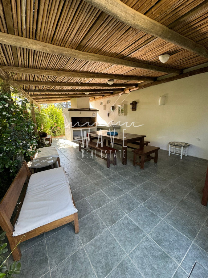 Casa ID.4582 - La Barra, zona Palmas de La Barra, muy cerca del centro comercial, 2 dormitorios, parrillero.