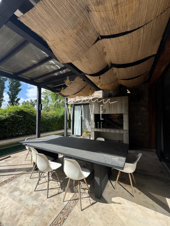 Casa ID.5443 - Venta de casa de 4 dormitorios en la venta en La Arbolada, Punta del Este
