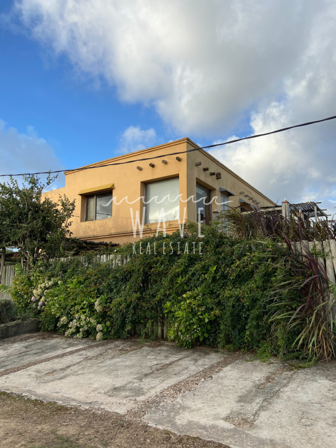 Casa ID.5179 - Venta de casa de 5 dormitorios en Punta Piedras, Manantiales