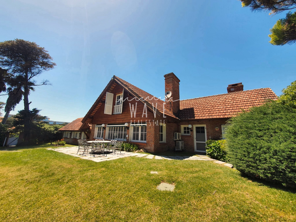 Casa ID.1393 - Venta de Casa de 6 dormitorios en San Rafael, Punta del Este.