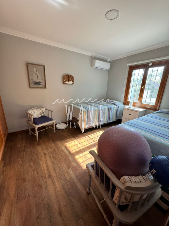 Casa ID.4608 - Mansa, Alquiler Temporada, 4 dormitorios, piscina climatizada. Disponible.