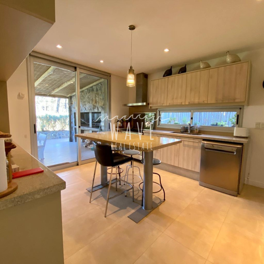 Casa ID.4810 - Venta, Casa en Barrio Privado Rincón del Indio, con 4 habitaciones