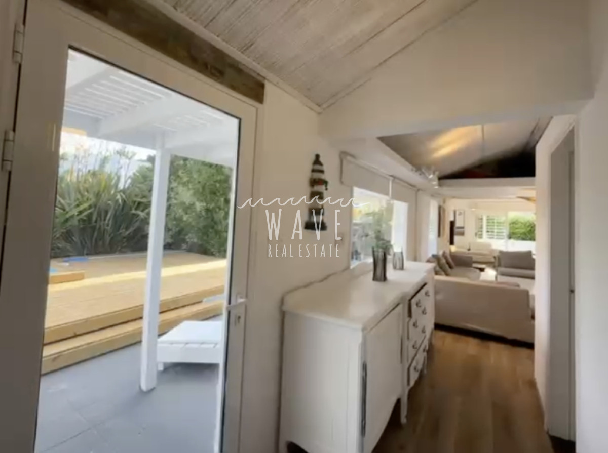 Casa ID.4975 - Venta de casa , con 4 dormitorios  en La Barra