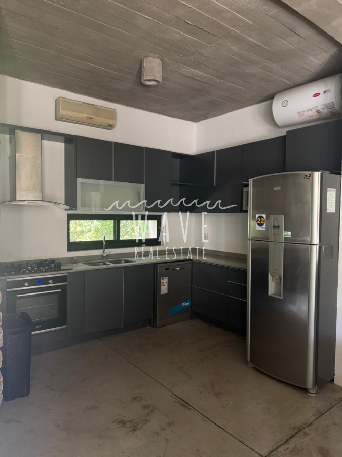 Casa ID.5443 - Venta de casa de 4 dormitorios en la venta en La Arbolada, Punta del Este