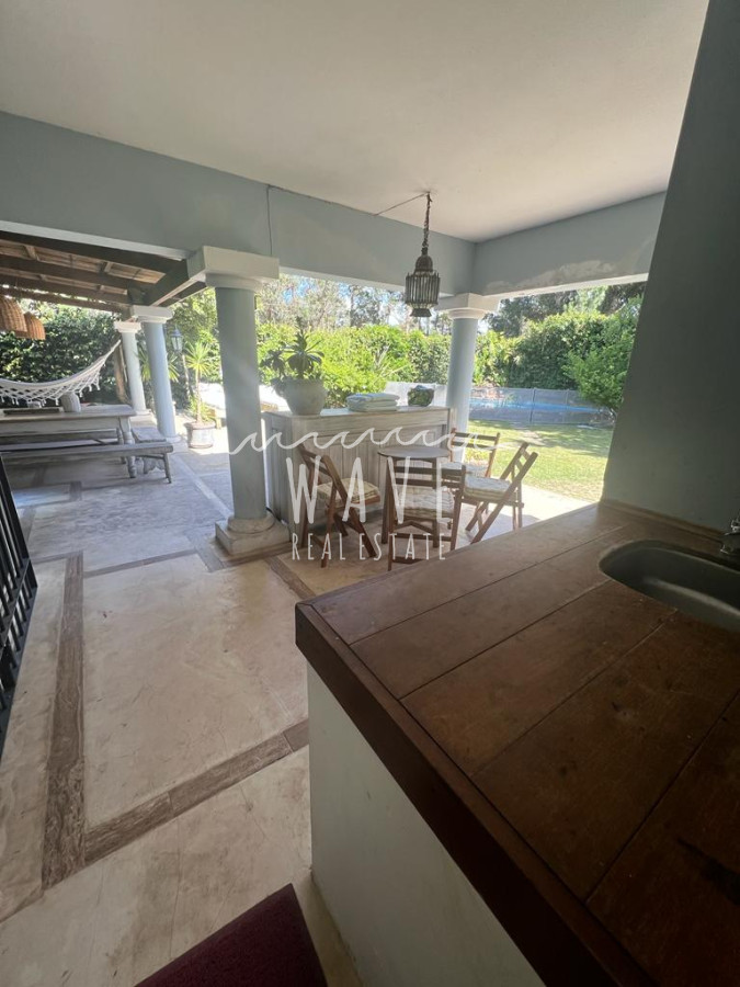 Casa ID.1541 - Montoya, 5 dormitorios, amplia, cercada, muy segura. Piscina, parrillero. Ideal familias numerosas.