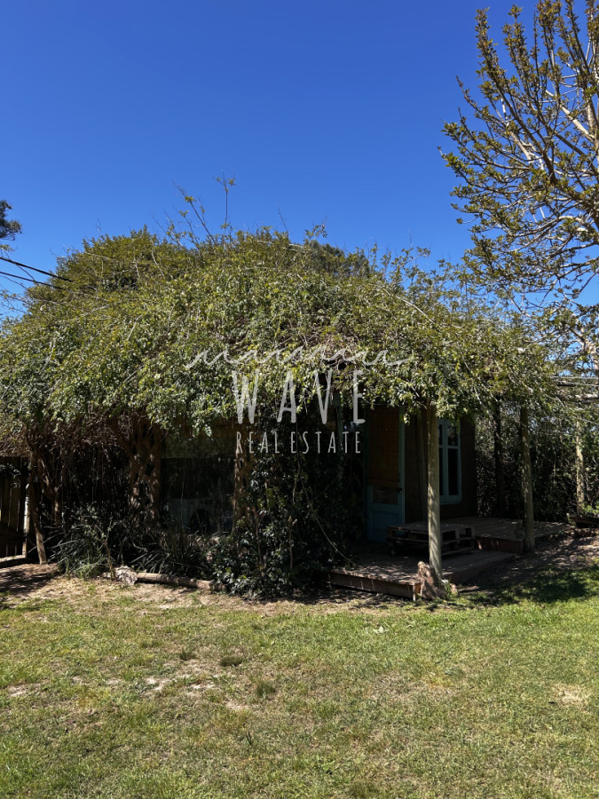 Casa ID.4256 - Venta de casa , con 2 dormitorios en Balneario Buenos Aires, muy cerca del mar.