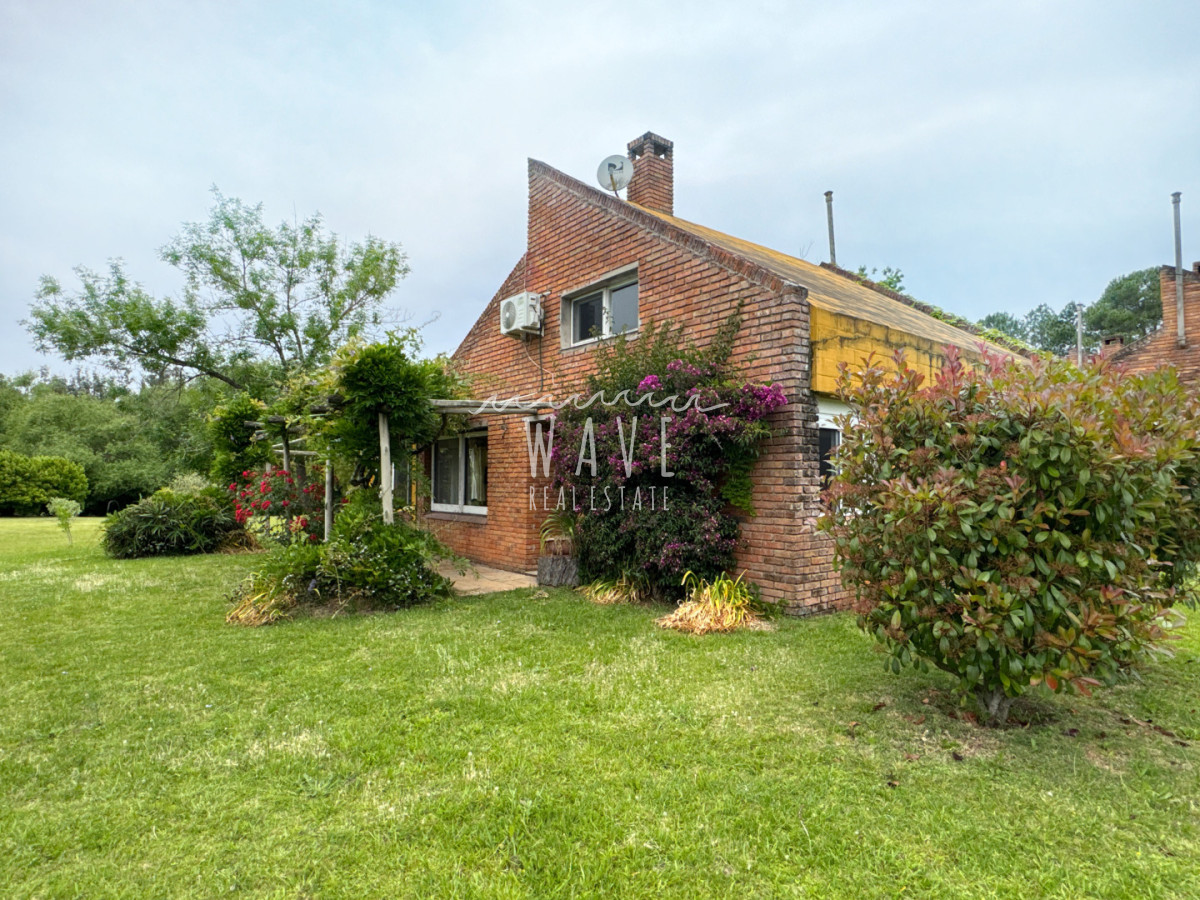 Casa ID.5037 - Venta, Casa de 3 dormitorios en Camino Lussich, Maldonado