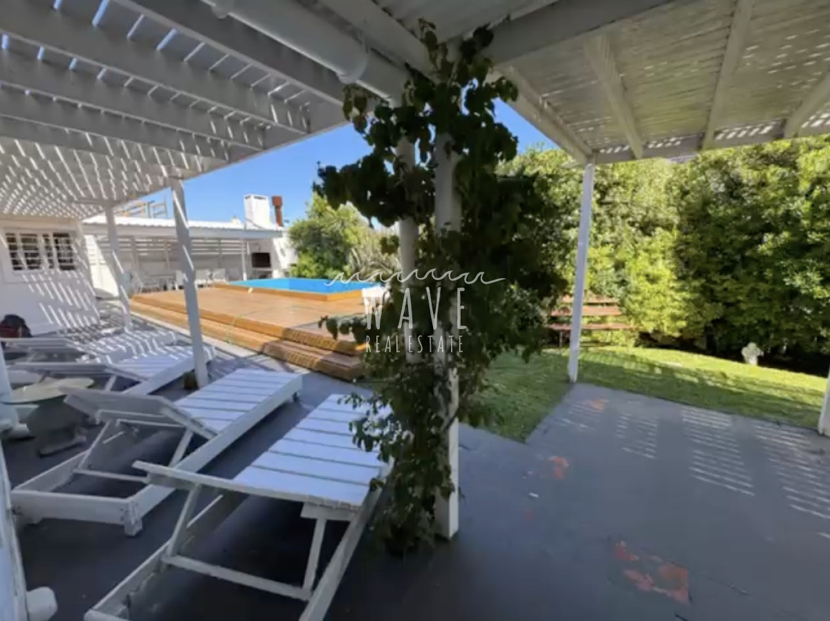 Casa ID.4975 - Venta de casa , con 4 dormitorios  en La Barra