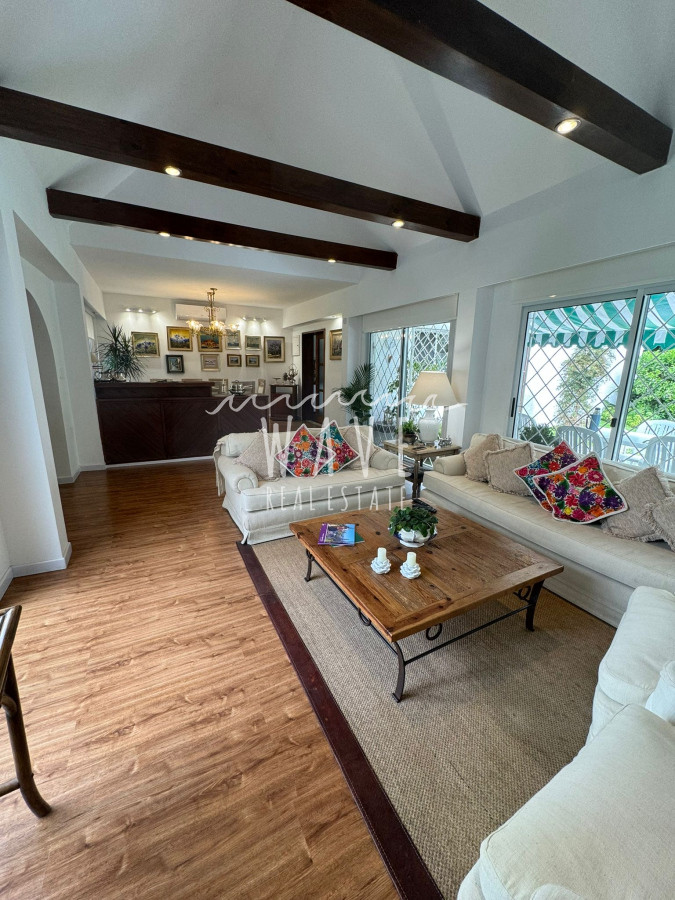 Casa ID.4536 - Venta espectacular casa 4 dorm Mansa, Punta del Este 