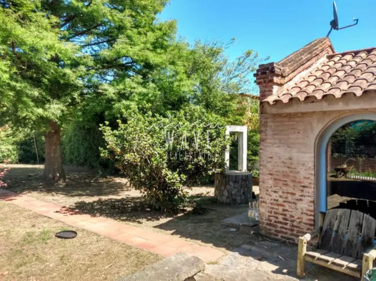 Casa ID.1556 - La Barra, 3 dormitorios, con piscina y lindo jardín.