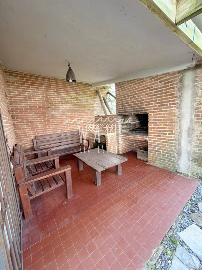 Casa ID.5664 - Venta de casa de 4 dormitorios en Playa Mansa, Punta del Este