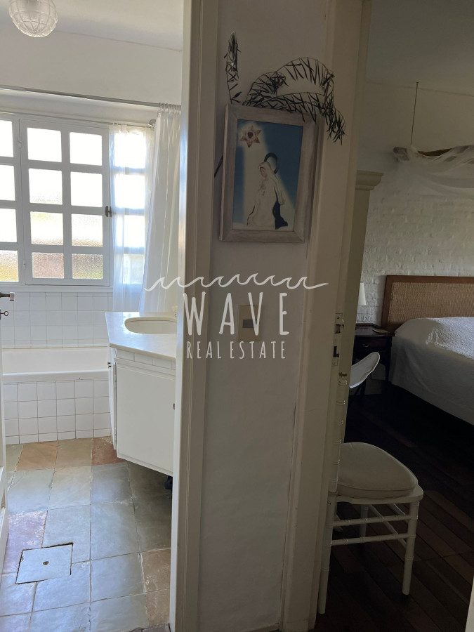 Casa ID.4227 - La Barra, Venta y Alquiler de Verano. Divina casa a 2 cuadras de Ruta 10. 3 dormitorios.