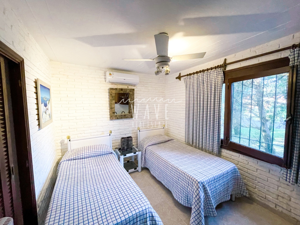 Casa ID.4349 - Alquiler y venta hermosa casa en playa mansa 