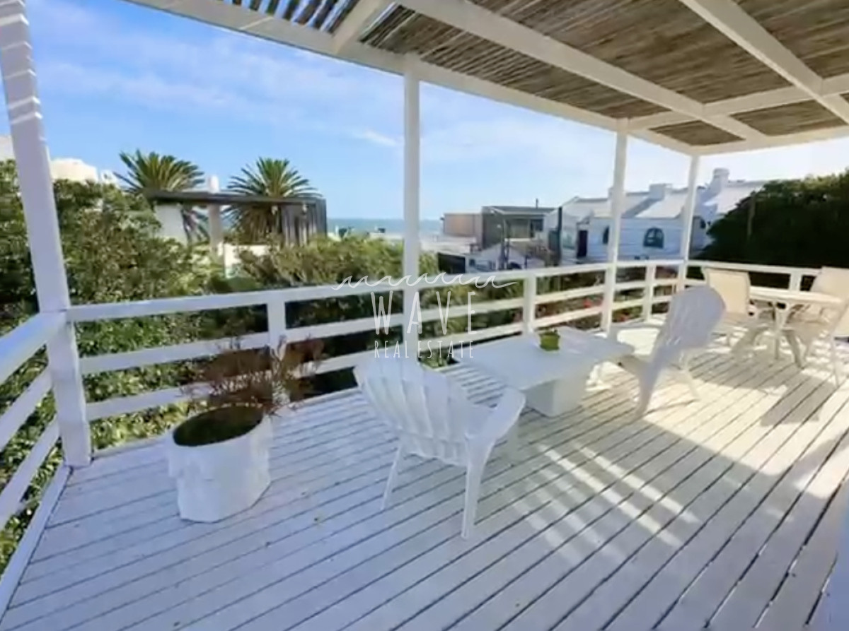 Casa ID.4975 - Venta de casa , con 4 dormitorios  en La Barra