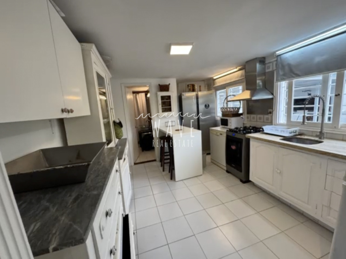 Casa ID.4975 - Venta de casa , con 4 dormitorios  en La Barra