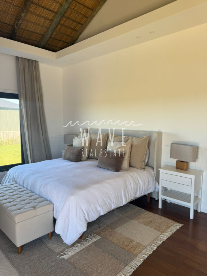 Casa ID.5430 - Venta Casa 4 Suite mas servicio Puerto Quetzal La Barra