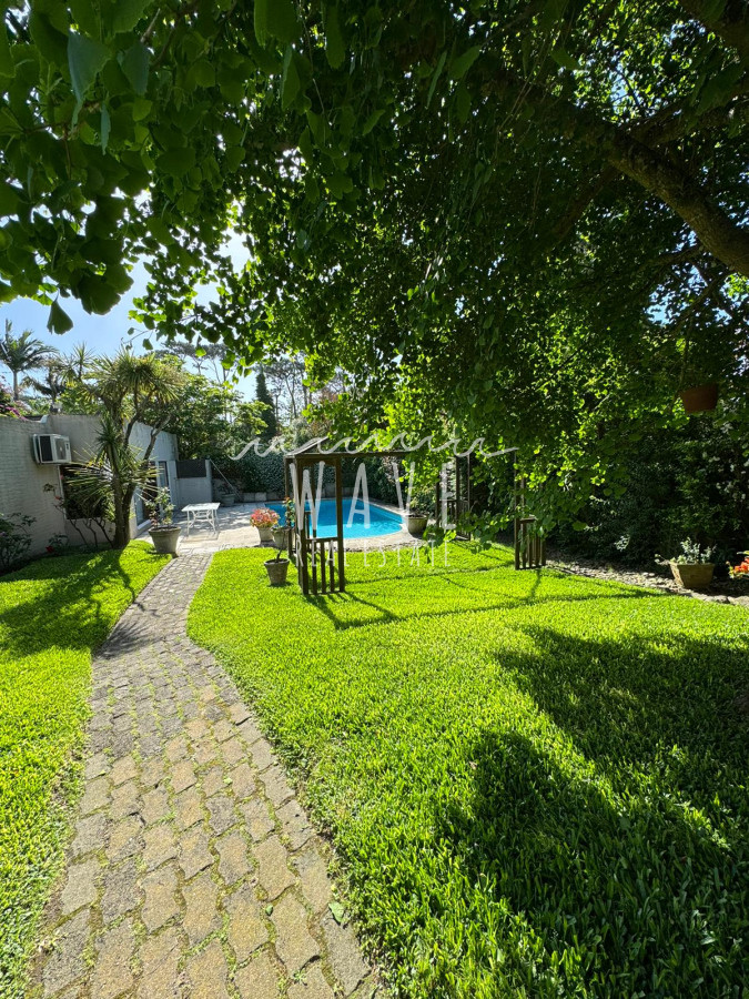 Casa ID.4608 - Mansa, Alquiler Temporada, 4 dormitorios, piscina climatizada. Disponible.