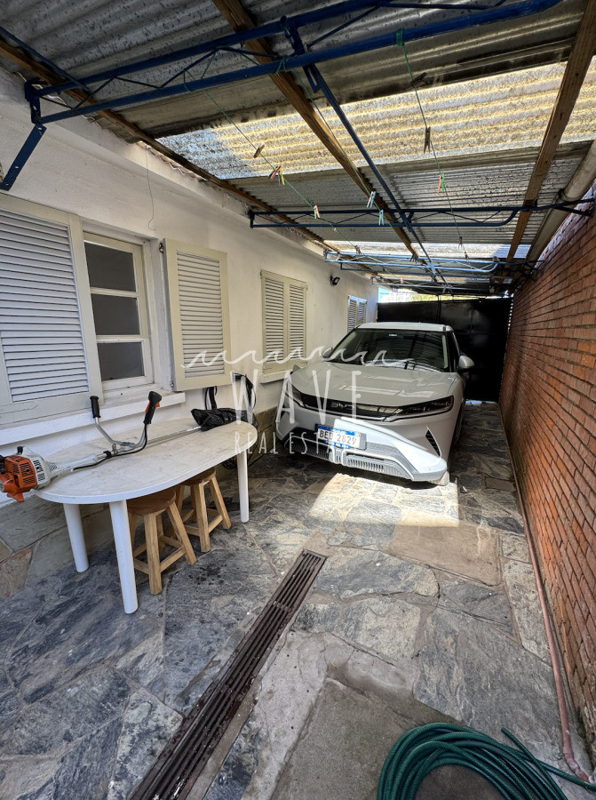 Casa ID.4826 - Venta de Casa en Punta del Este, zona comercial con 2 dormitorios y 2 baños