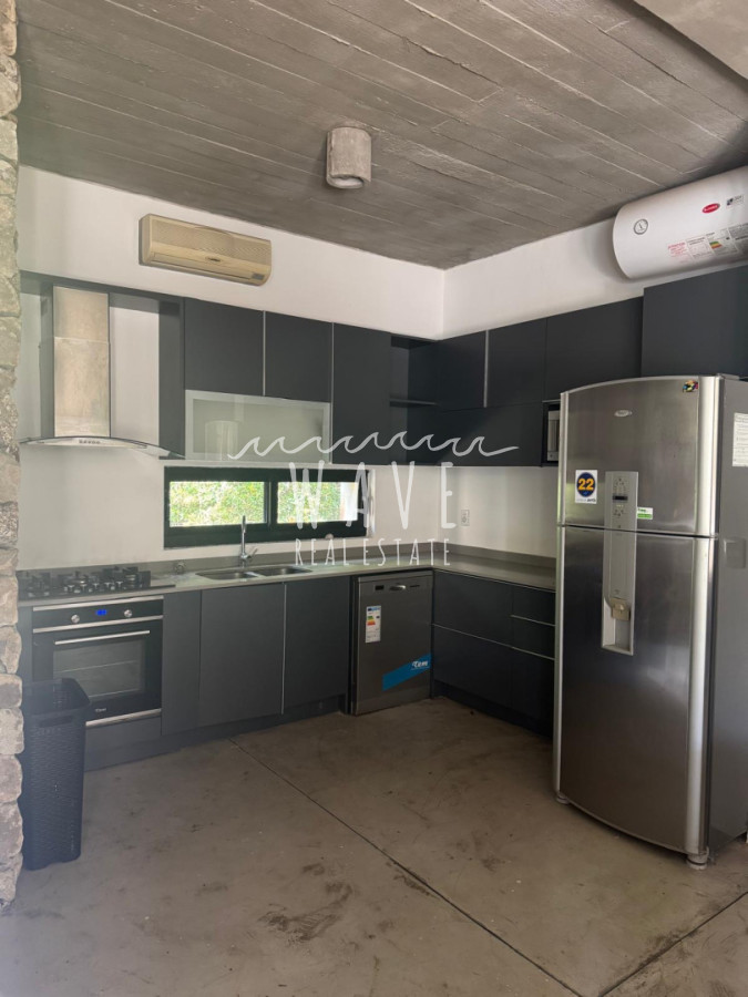 Casa ID.5443 - Venta de casa de 4 dormitorios en la venta en La Arbolada, Punta del Este