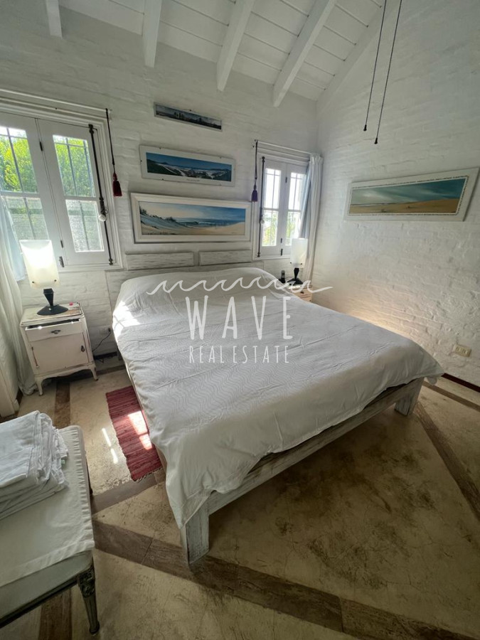 Casa ID.1541 - Montoya, 5 dormitorios, amplia, cercada, muy segura. Piscina, parrillero. Ideal familias numerosas.