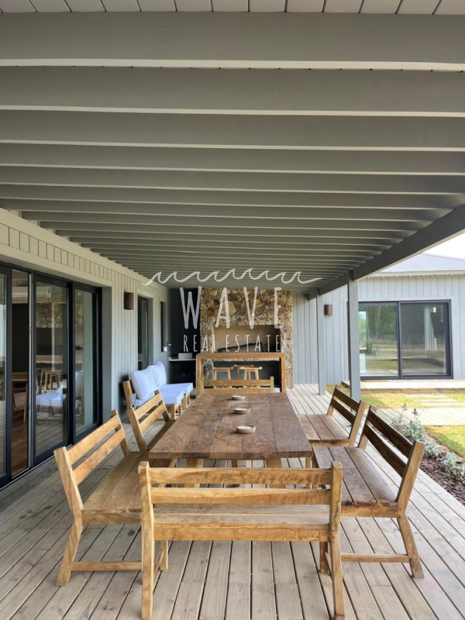 Casa ID.5412 - Venta Alquiler Casa 4 dormitorios y servicio Puerto Quetzal La barra