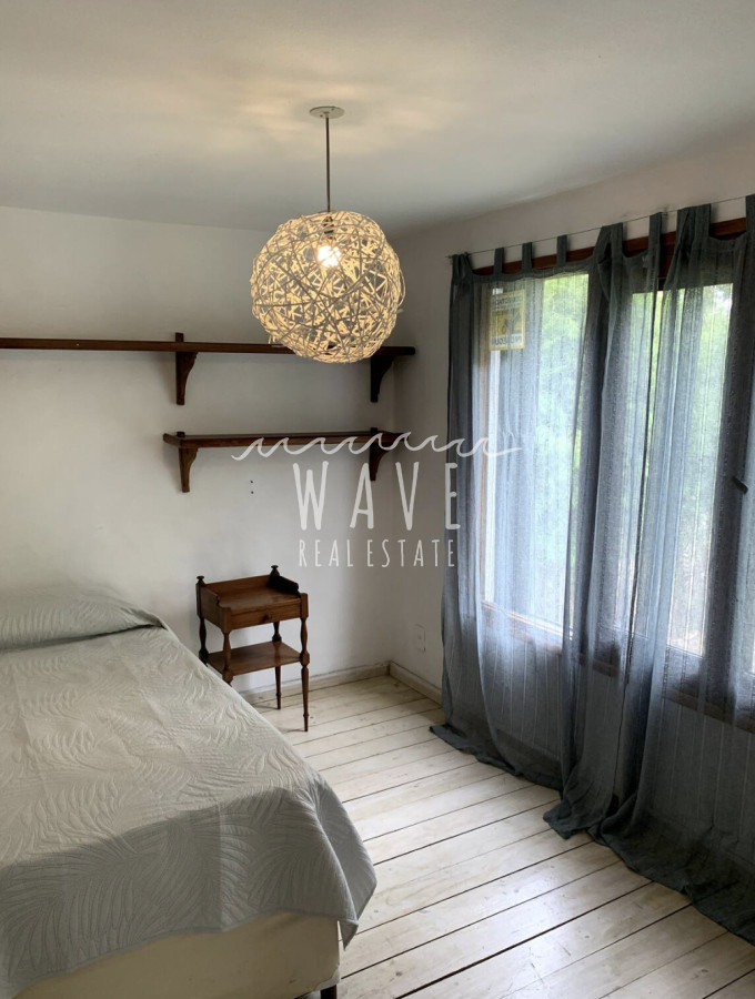 Casa ID.4716 - Venta de casa en El Tesoro,4 dormitorios y piscina.