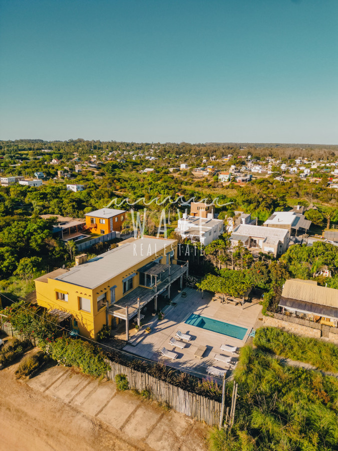 Casa ID.5179 - Venta de casa de 5 dormitorios en Punta Piedras, Manantiales