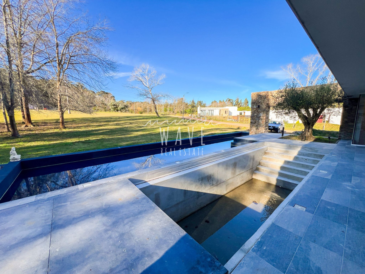 Casa ID.4985 - Alquiler de verano, Casa de 3 dormitorios en Barrio Privado, Punta Ballena, con piscinas y parrillero