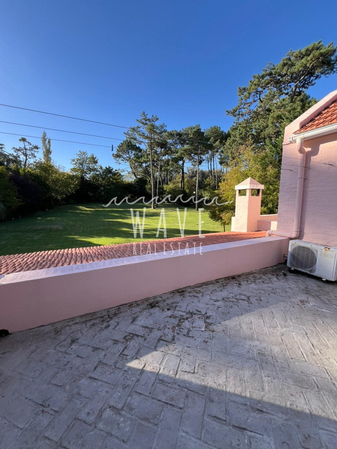 Casa ID.4376 - Casa Rincón del indio con piscina 4 mil mts de jardín alquiler temporada 