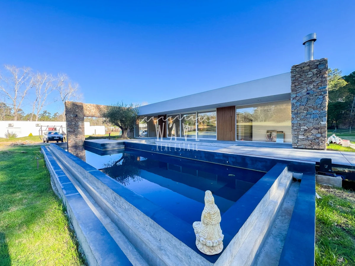 Casa ID.4985 - Alquiler de verano, Casa de 3 dormitorios en Barrio Privado, Punta Ballena, con piscinas y parrillero
