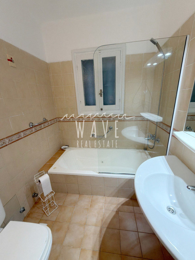 Casa ID.5664 - Venta de casa de 4 dormitorios en Playa Mansa, Punta del Este