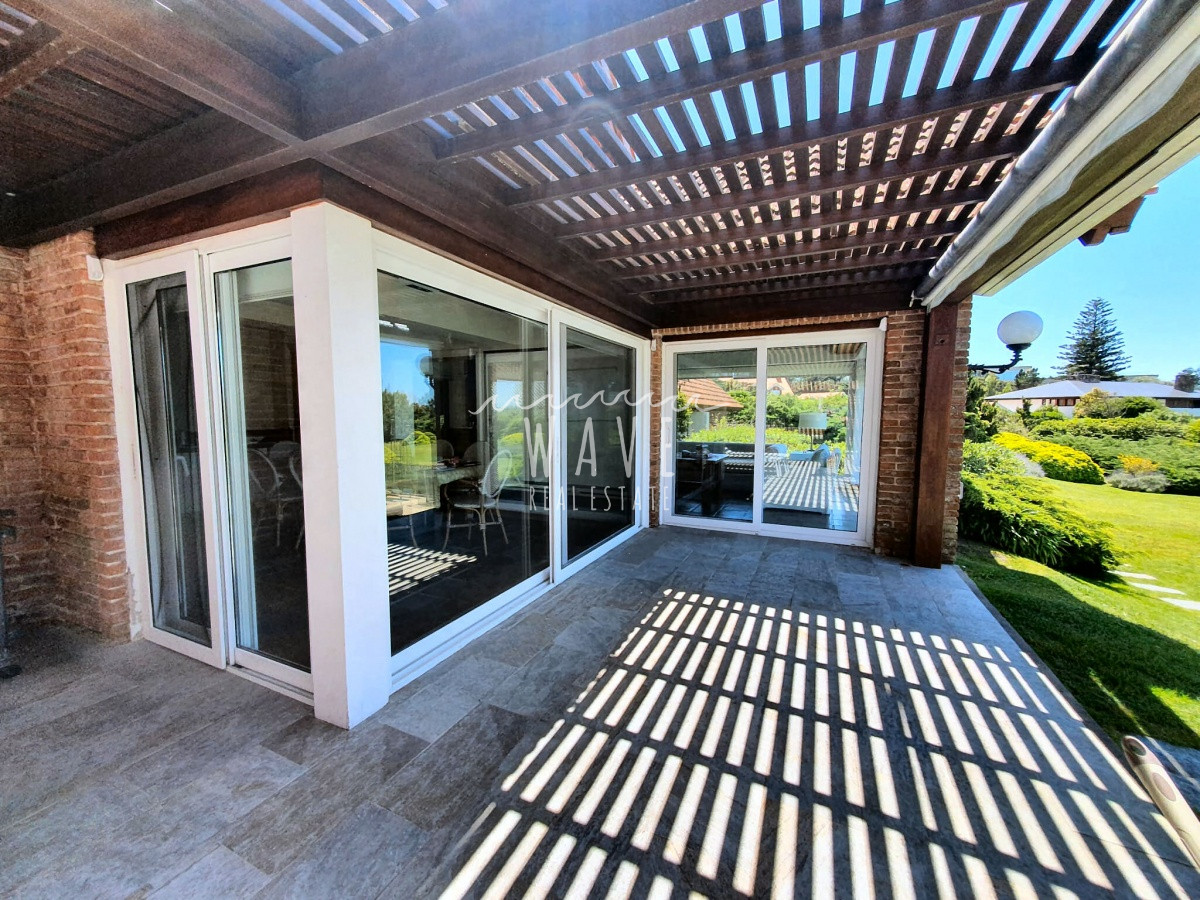 Casa ID.1393 - Venta de Casa de 6 dormitorios en San Rafael, Punta del Este.