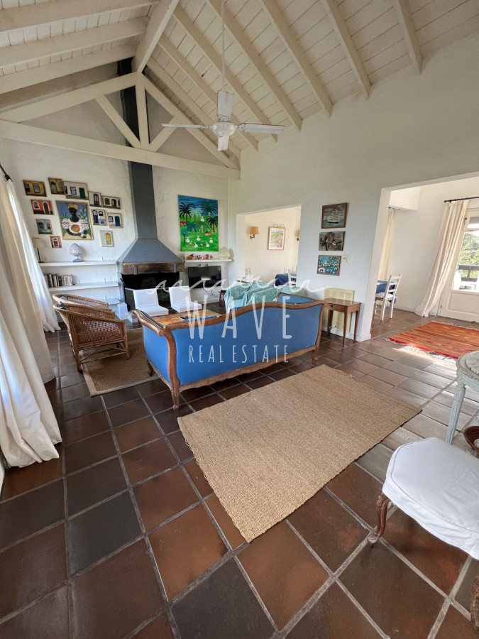 Casa ID.1790 - CASA EN VENTA La Barra  4 suites, a metros de Shopping OH.