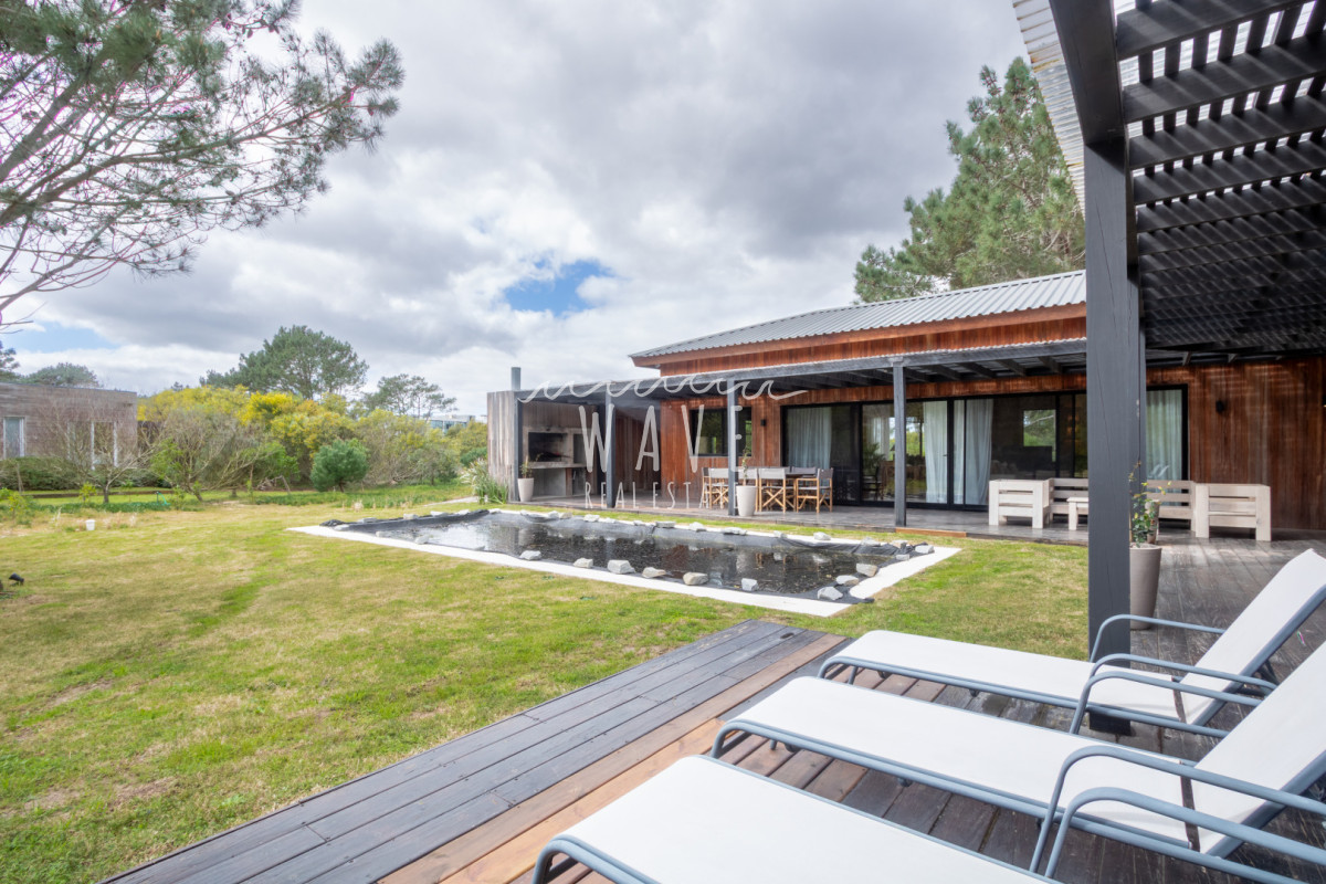 Casa ID.5953 - Venta Alquiler Casa 5 suite mas dependencia Laguna Escondida