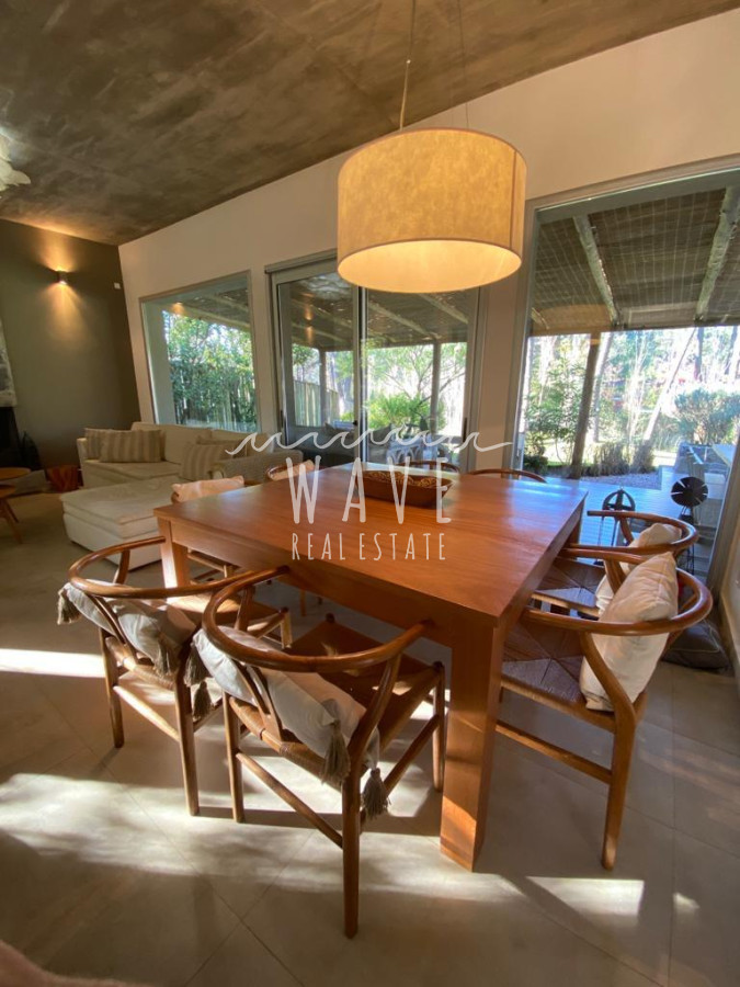 Casa ID.4810 - Venta, Casa en Barrio Privado Rincón del Indio, con 4 habitaciones