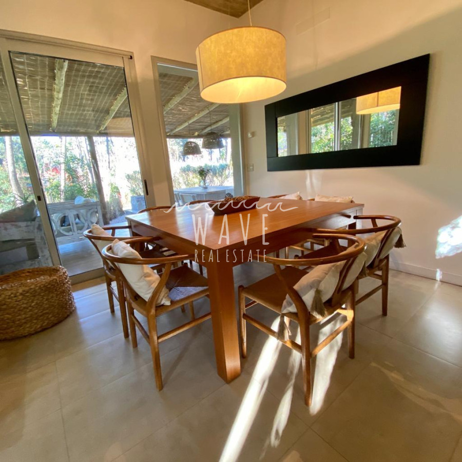 Casa ID.4810 - Venta, Casa en Barrio Privado Rincón del Indio, con 4 habitaciones