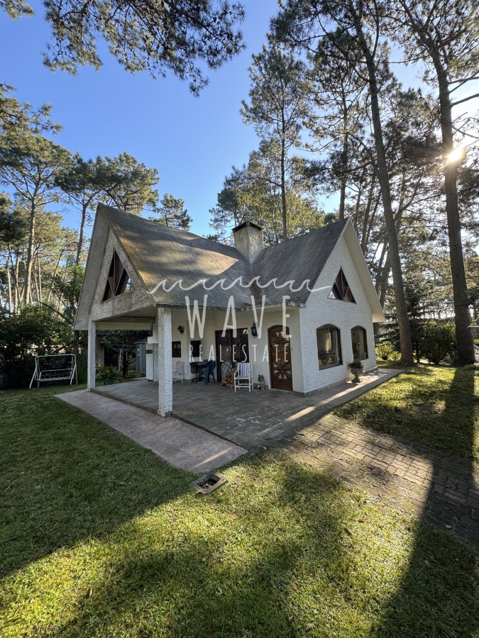 Casa ID.4420 - Casa en venta, Pinares, Punta del este