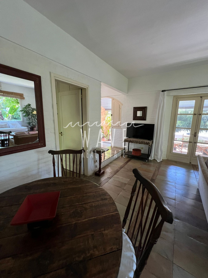 Casa ID.4227 - La Barra, Venta y Alquiler de Verano. Divina casa a 2 cuadras de Ruta 10. 3 dormitorios.