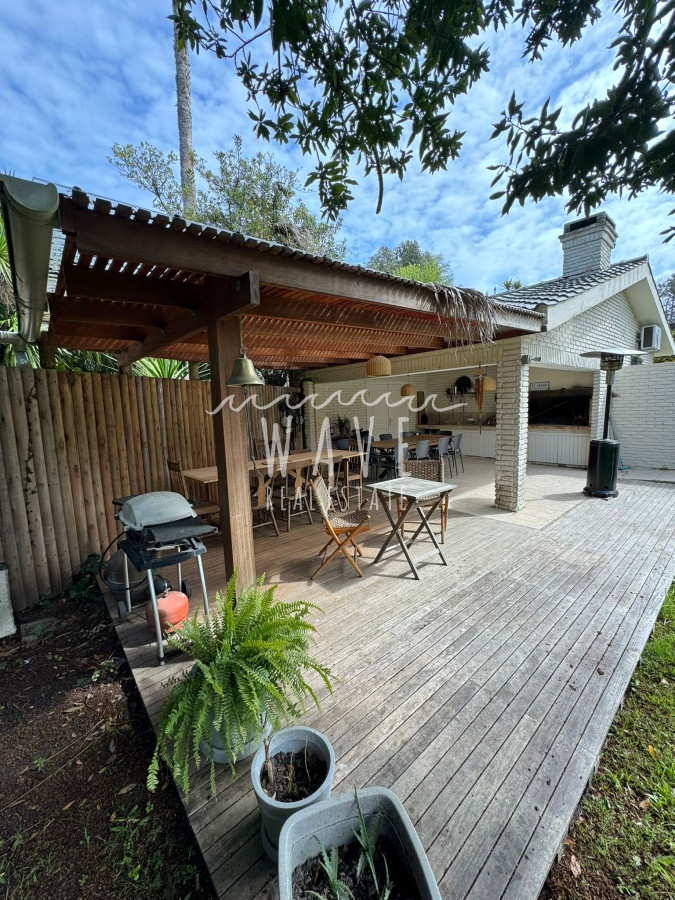 Casa ID.4484 - Brava, zona Torre del Agua, casa de 5 dormitorios y casa de huéspedes, en alquiler de verano