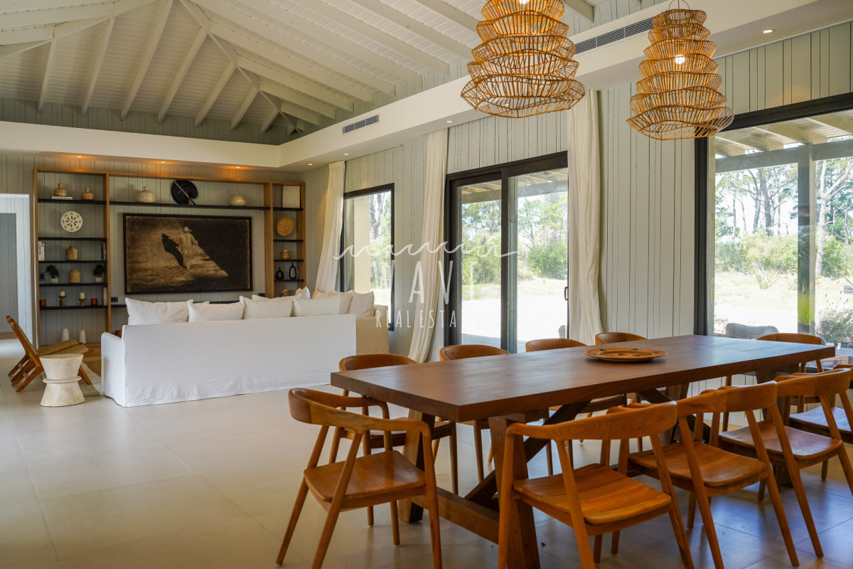 Casa ID.5413 - Venta Alquiler Casa 4 dormitorios Puerto Quetzal La Barra 