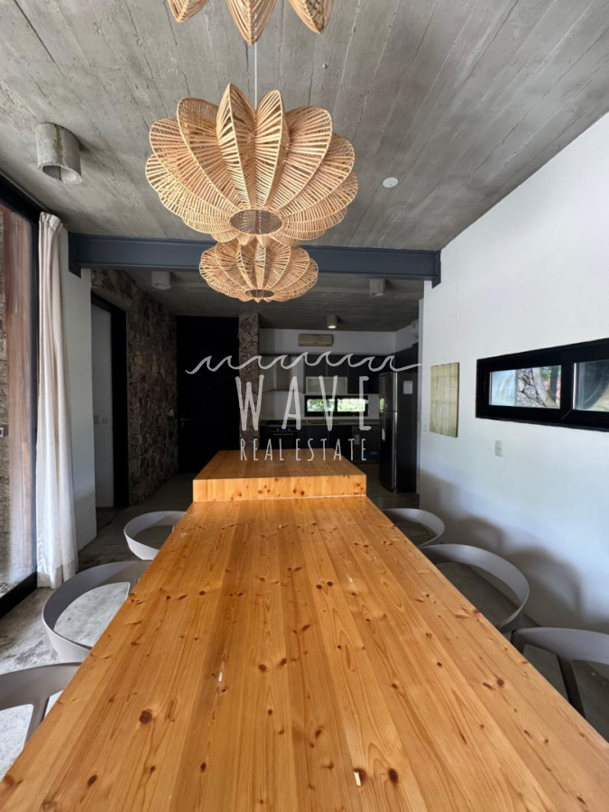 Casa ID.5443 - Venta de casa de 4 dormitorios en la venta en La Arbolada, Punta del Este