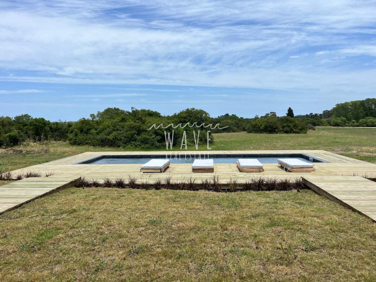 Casa ID.5412 - Venta Alquiler Casa 4 dormitorios y servicio Puerto Quetzal La barra