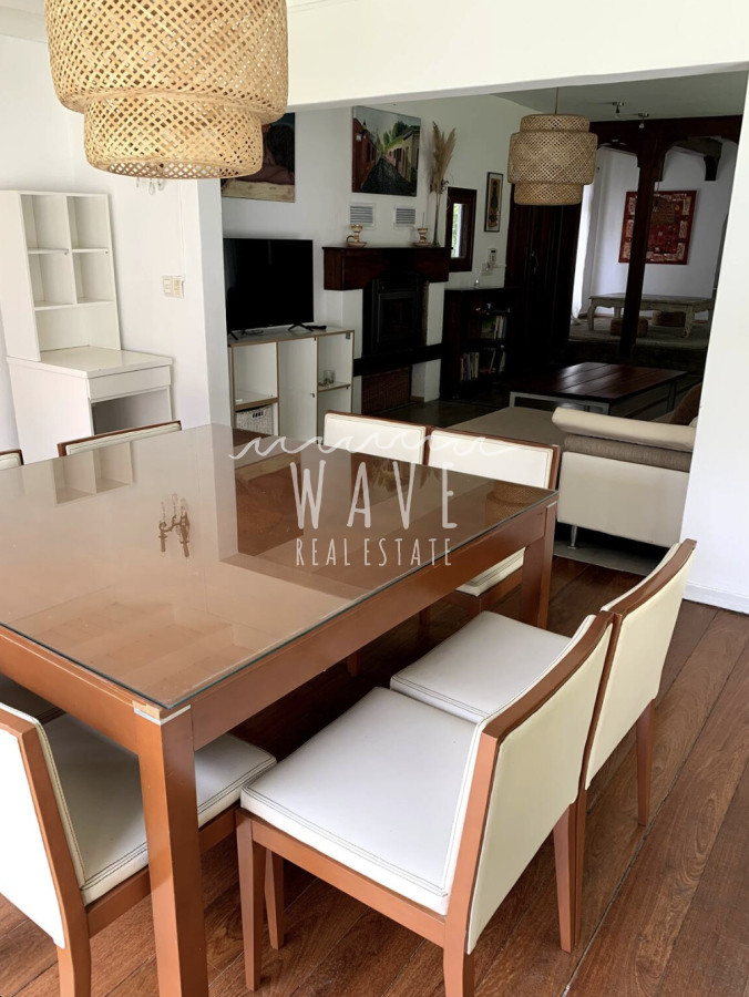 Casa ID.4716 - Venta de casa en El Tesoro,4 dormitorios y piscina.