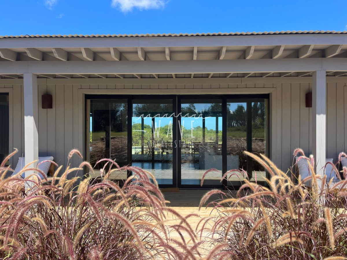 Casa ID.5412 - Venta Alquiler Casa 4 dormitorios y servicio Puerto Quetzal La barra