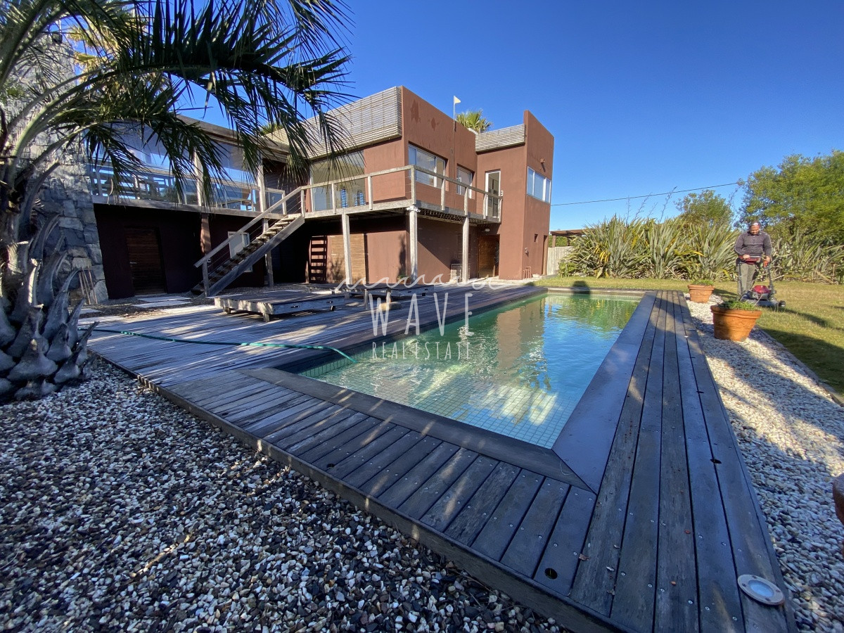 Casa ID.1409 - VENTA- JOSE IGNACIO-CASA CON PISCINA Y VISTA AL MAR-