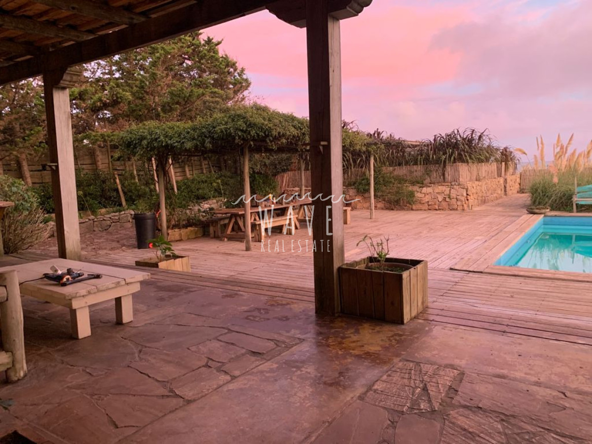 Casa ID.5179 - Venta de casa de 5 dormitorios en Punta Piedras, Manantiales