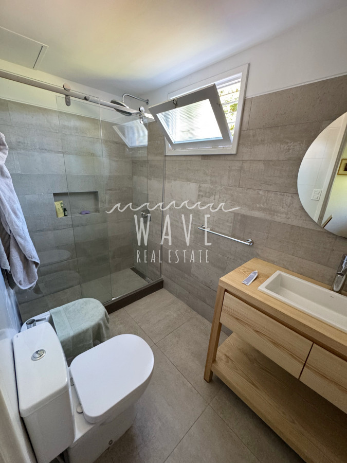 Casa ID.4878 - Casa a la Venta, con 5 dormitorios en Punta del Este