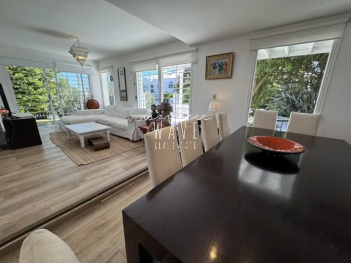 Casa ID.4975 - Venta de casa , con 4 dormitorios  en La Barra